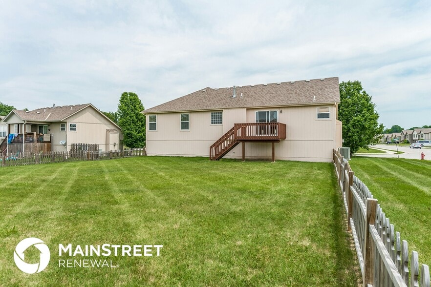 Building Photo - 1606 Fairway Ct