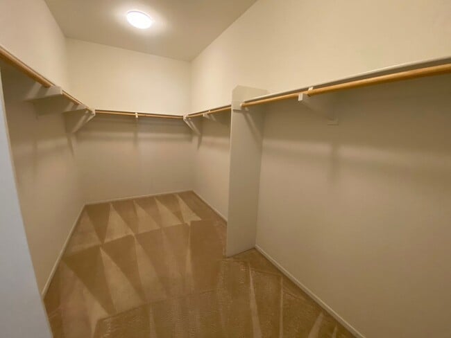 Building Photo - Rosamond 4 bedroom