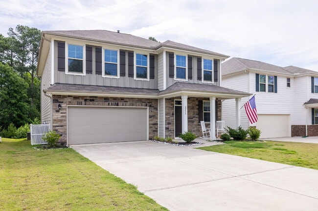 Building Photo - MOVE IN SPECIAL $600 off First Month!!!! Spacious 4-Bedroom Gem with 2.5 Baths –2216 Sussex Road ...