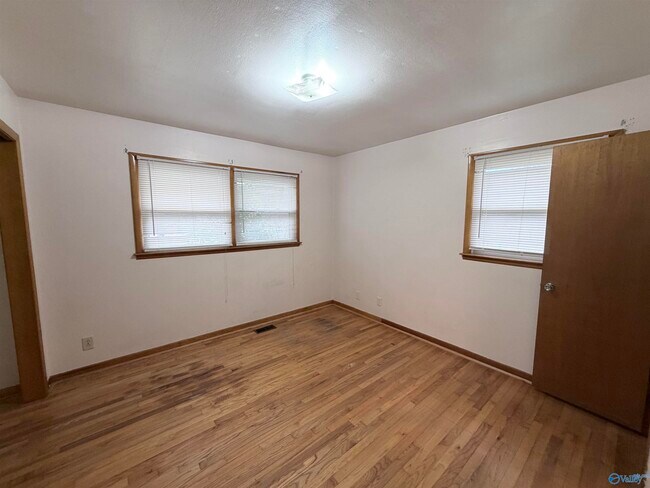 Building Photo - 330 Jack Coleman Dr NW