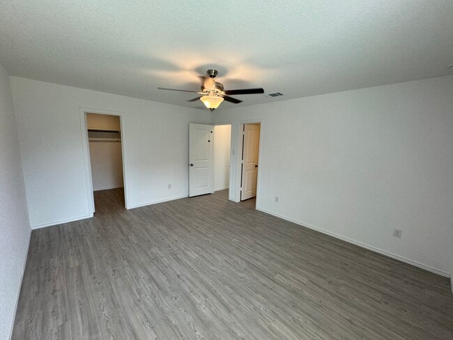Building Photo - 949 Barbarosa Rd