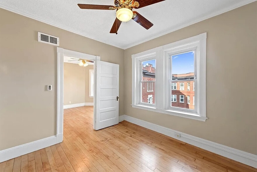 Building Photo - 15 Lynde St
