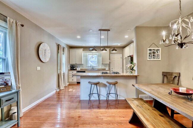 Building Photo - Beautiful Updated 3-Bedroom Colonial – Prime East Side Location