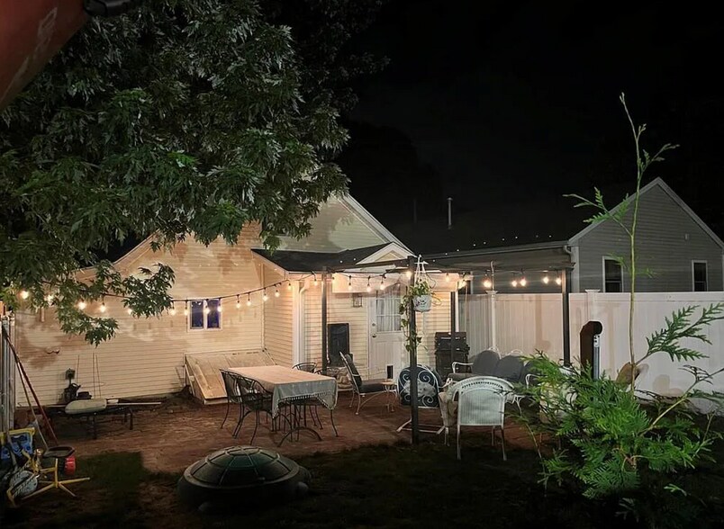 Building Photo - 88 Oxford Ave