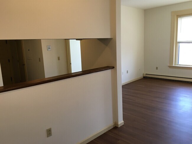 Building Photo - 124 Orange St