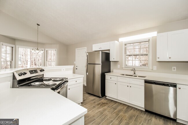 Building Photo - 585 Nottingham Dr