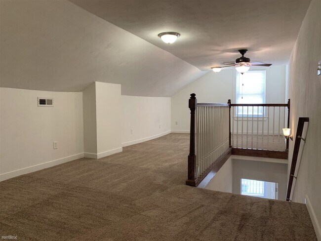 Building Photo - 3909 Bowdens Ferry Rd