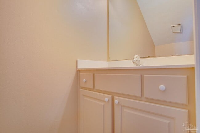 Building Photo - 2741 Bay Club Dr