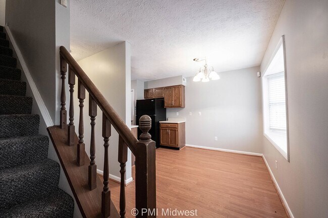 Building Photo - "Charming 2-Bed Haven with 1.5 Baths in Indianapolis – Cozy Living Awaits!"
