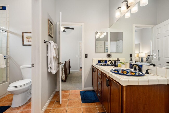 Building Photo - 53845 Avenida Alvarado