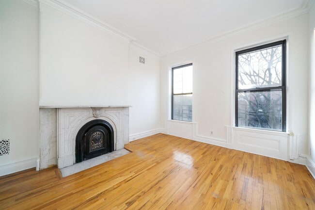 Building Photo - 828 Hudson St