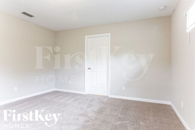 Building Photo - 4502 SW Yamada Dr