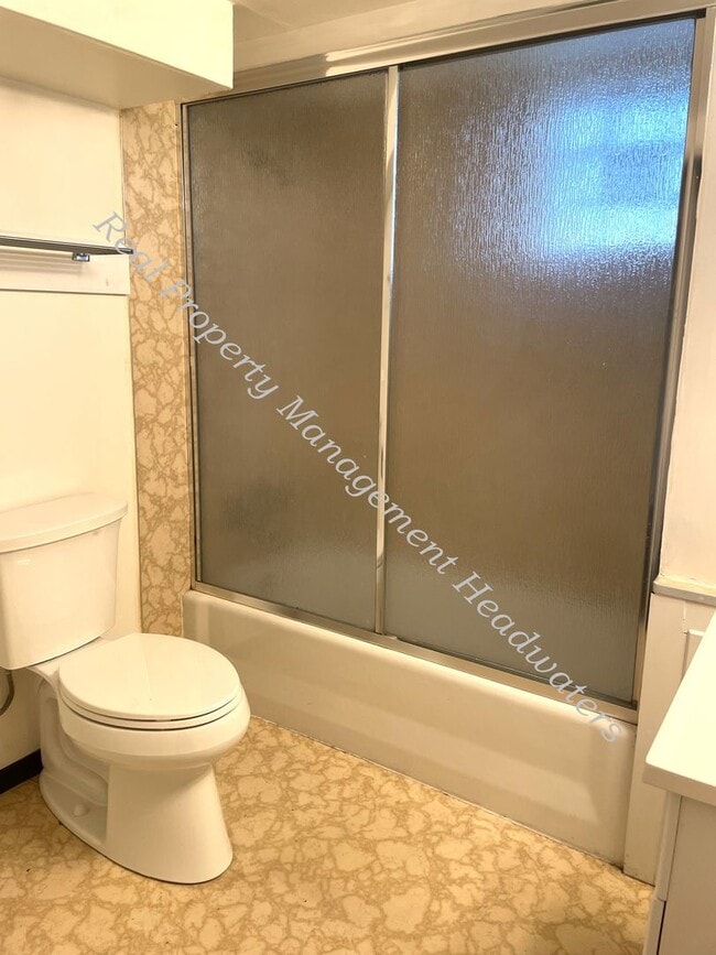 Building Photo - 3 Bedroom 2 Bath House for Rent - Pet Frie...