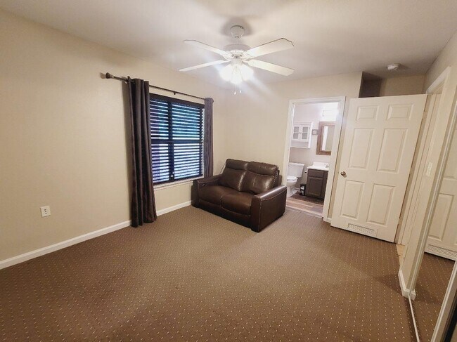 Building Photo - 741 White Dr