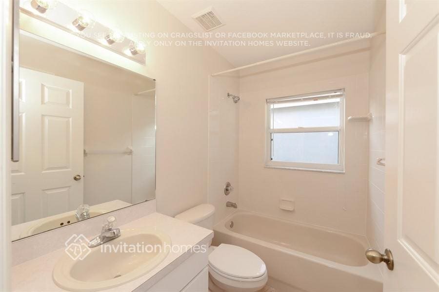 Building Photo - 521 Greg St