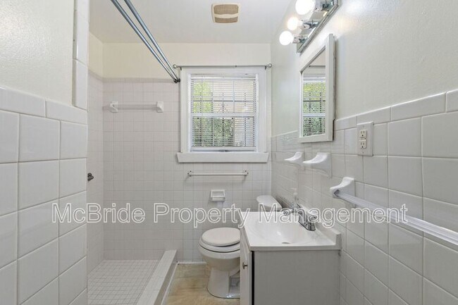 Building Photo - 1739 Cornell Dr