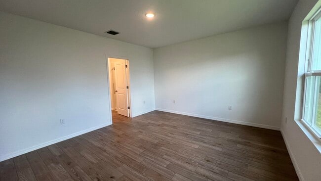 Building Photo - 1782 SW Bayshore Blvd