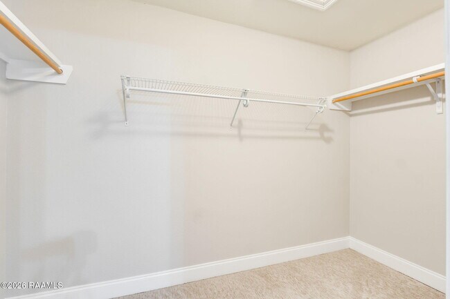 Building Photo - 112 Hillside Dr