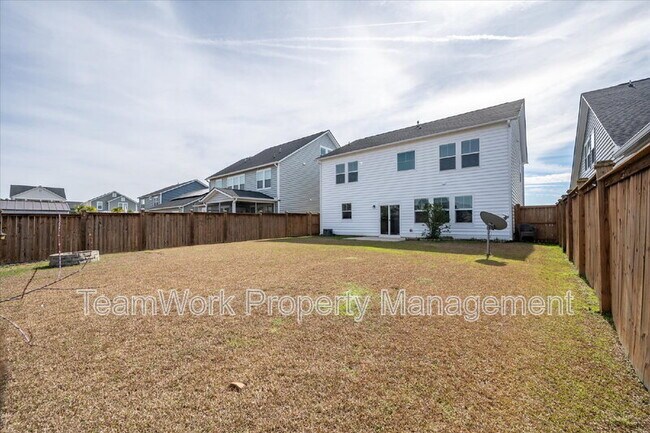 Building Photo - 208 Evergreen Ave