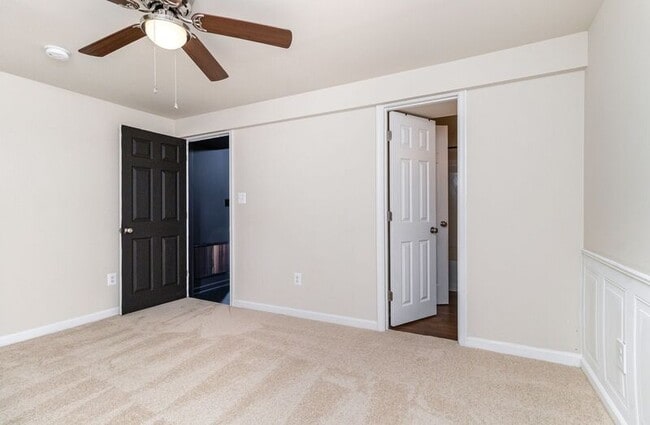 Building Photo - 203 Pecan Ln