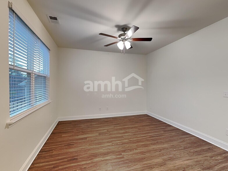 Building Photo - 6233 Bridlewood Ln