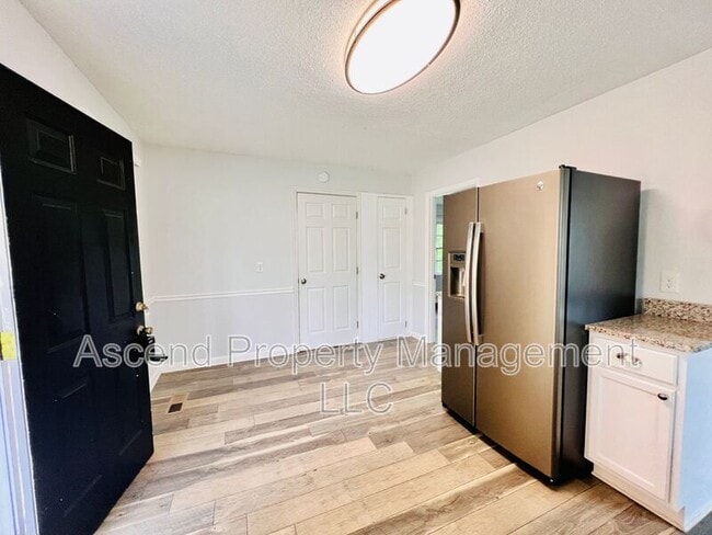 Building Photo - 4610 Leslie Ln