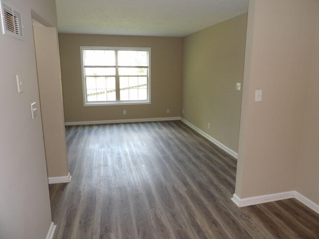 Building Photo - 35 Ashwood Ct