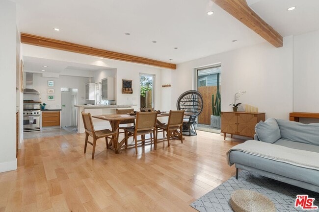 Building Photo - 678 Broadway St