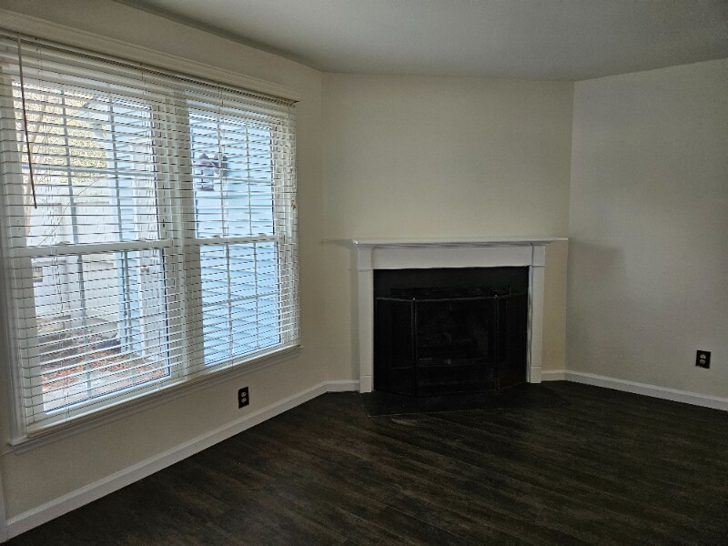 Building Photo - 116 St Andrews Ln