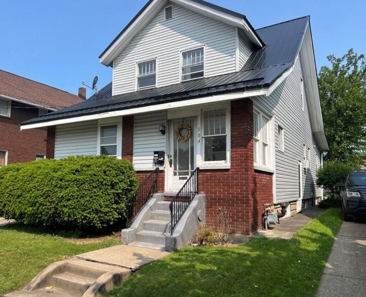 Exterior - 504 W 29th St