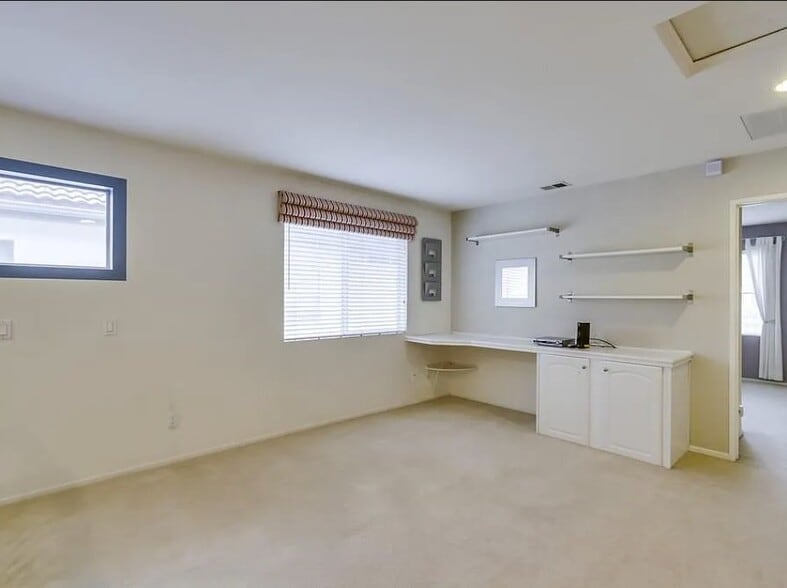 Building Photo - 11779 Westview Pky