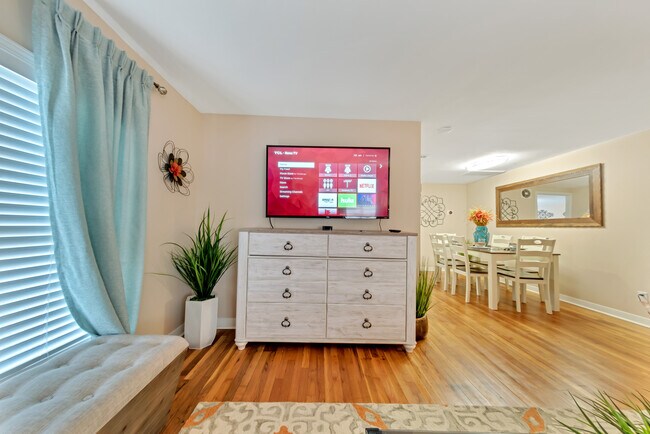 Building Photo - 4808 Woodhead St