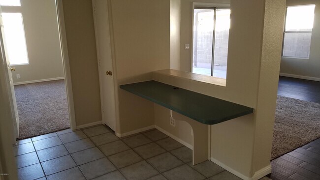 Building Photo - 12214 N 41st Dr