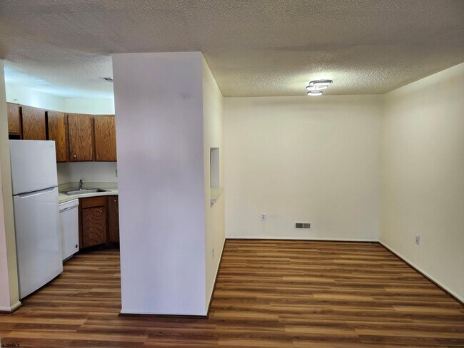 Building Photo - 25 Liberty Ct