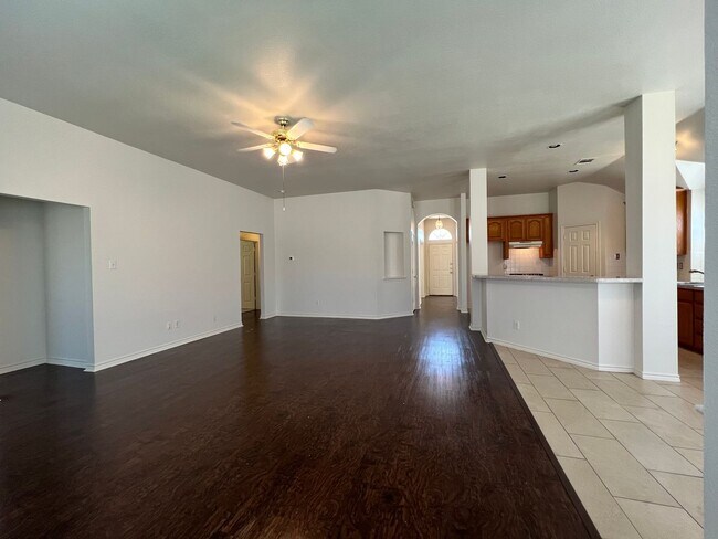 Building Photo - 1141 Nickerson Ln