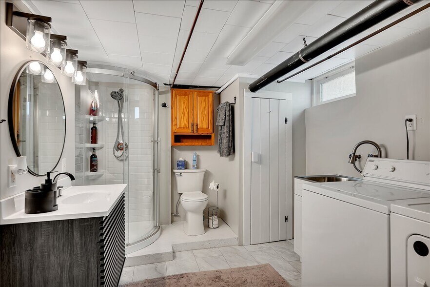 Building Photo - 10 Ritchie Pl