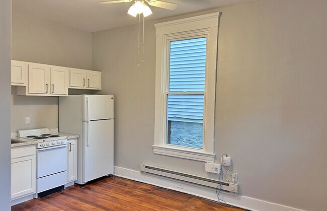 Interior Photo - Daniels 26
