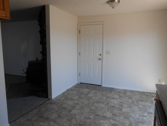 Building Photo - 61686 Daly Estates Dr