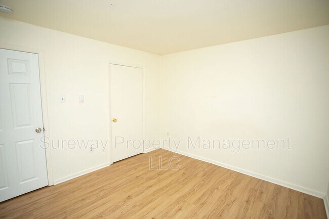 Building Photo - 13 Merion Terrace