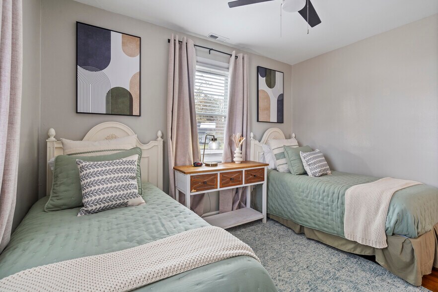 Building Photo - 400 Arbor St