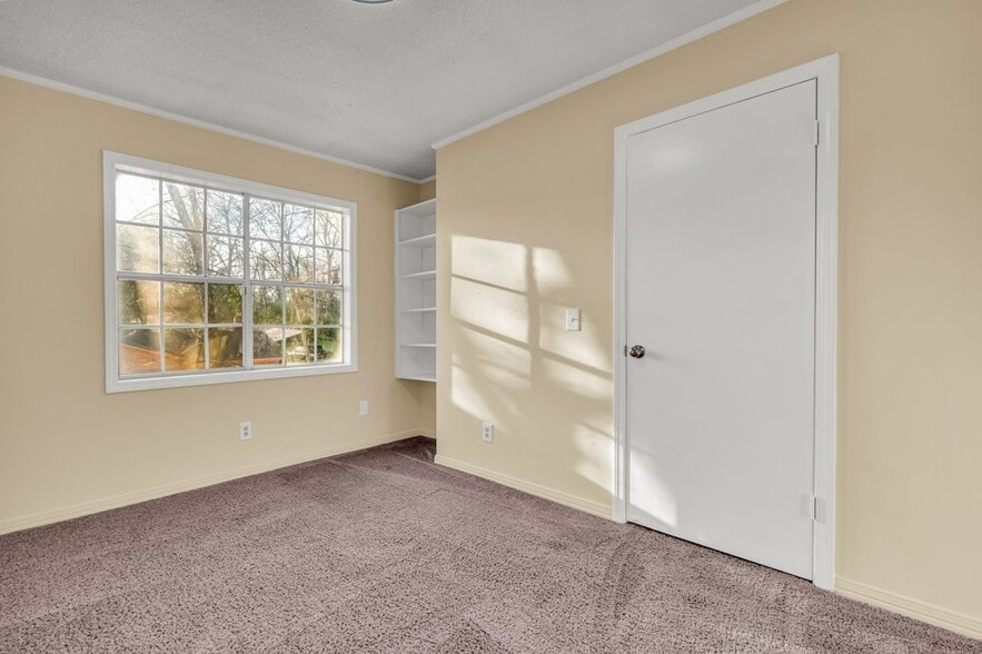 Building Photo - 343 Miller Ave