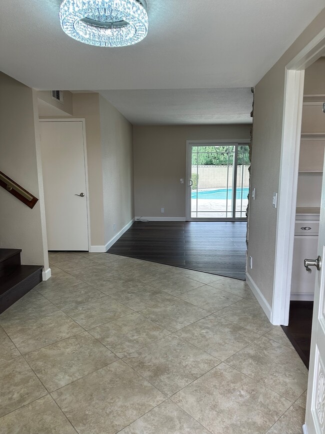 Building Photo - 1393 Scotch Cir
