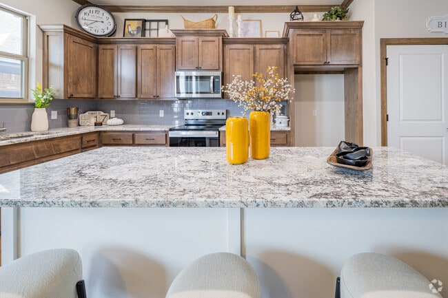 2BR, 1BA - Kitchen - Belmont Cove North