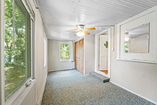 4th bedroom - 520 5th Ave SE