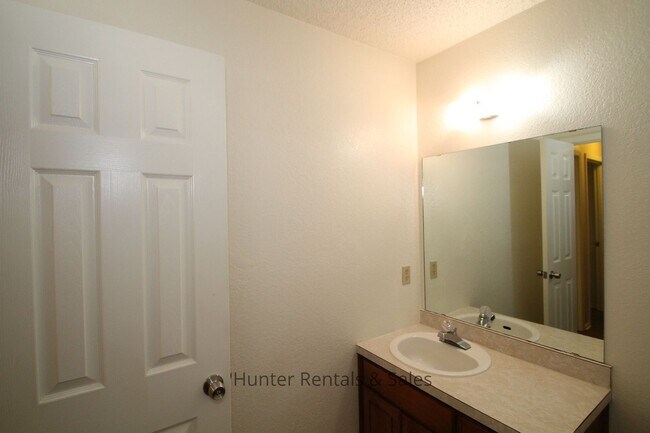 Building Photo - 2008 Continental Dr
