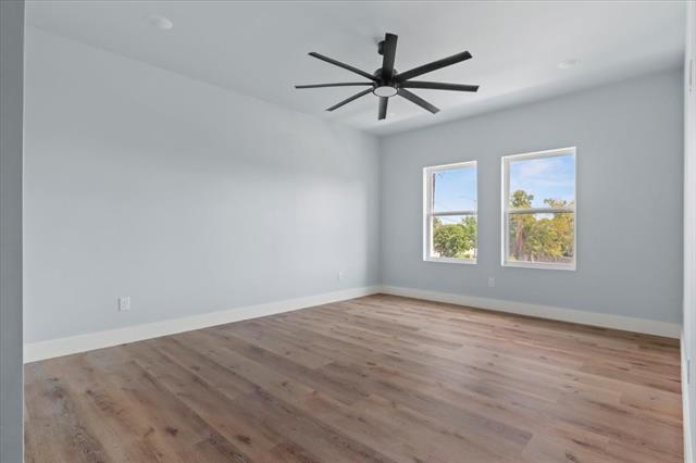 Building Photo - 1116 E Oleander St