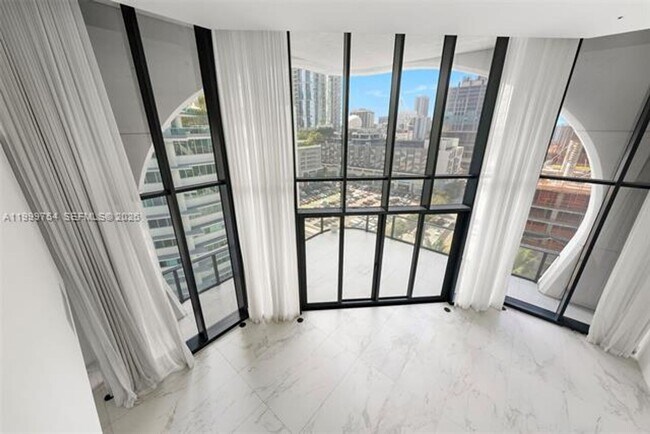 Building Photo - 1000 Biscayne Blvd