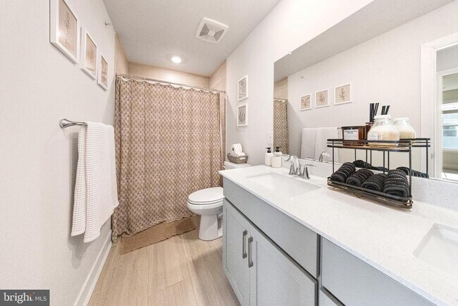 Building Photo - 973 Skylar Ct.