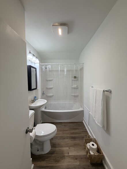 Building Photo - 44 Brooklawn St