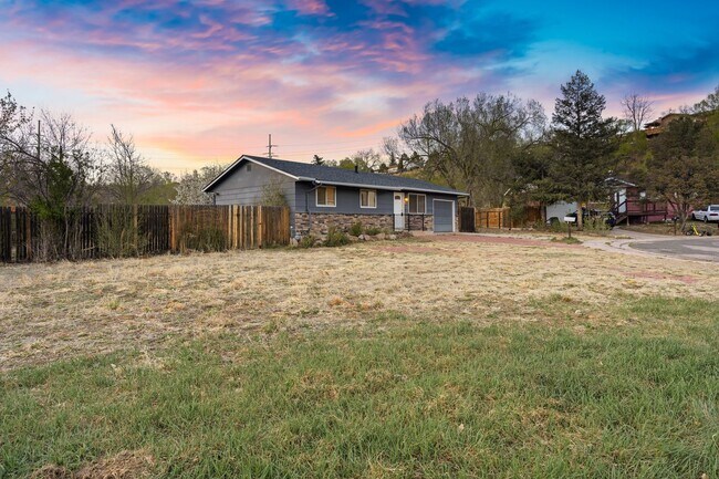 Building Photo - 2436 Launcelot Ct